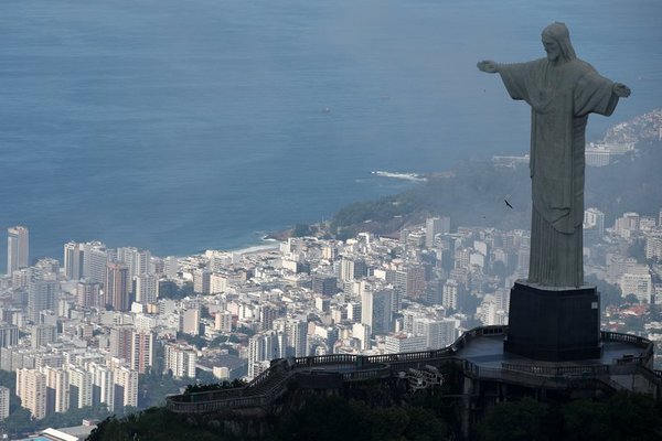 Advierten que la velocidad de la propagación del coronavirus en Brasil está creciendo “fuera de control”