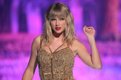 Taylor Swift anuncia por sorpresa que esta medianoche lanza su nuevo disco