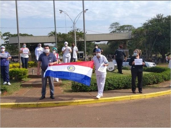 En el Hospital de Itauguá reclaman cumplimiento de matriz salarial