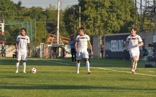 Con victoria, esteño debutó en Primera División