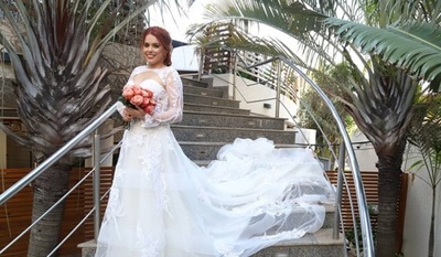 La cantante Meli Hicks se vistió de novia