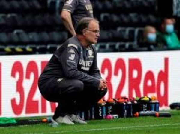 "Bielsa es un genio, está a la altura de Maradona, Pelé o Messi"