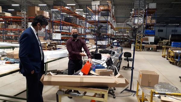 Zonas francas: urgen medidas para frenar cierre de empresas - ABC en el Este - ABC Color