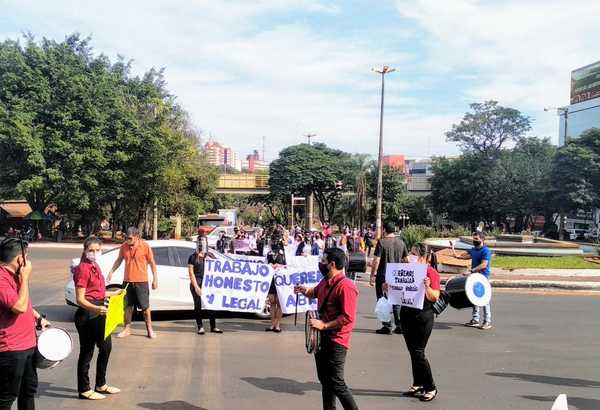 “Queremos trabajar, hace cuatro meses que estamos parados” - Noticde.com