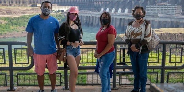 Complejo turístico Itaipu empezó a recibir a turistas en el lado brasileño - Noticde.com