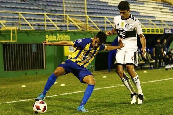 Luque y Olimpia empatan en polémico partido | Noticias Paraguay