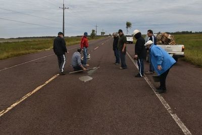 MOPC bacheará ruta en Ayolas luego de que comerciantes inicien las mejoras - Nacionales - ABC Color