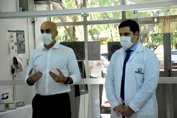 Ministro de Salud visitó Laboratorio de Bioseguridad del Senacsa