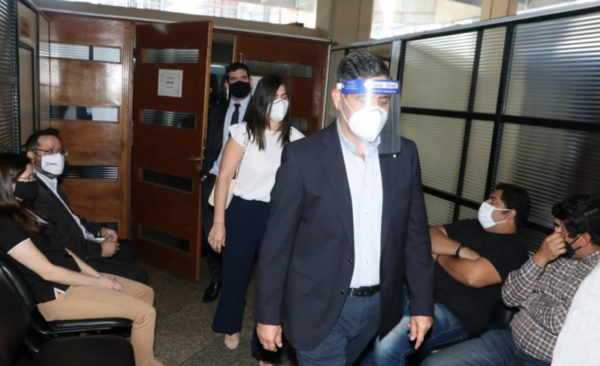 HOY / Implicados en caso insumos médicos piden la suspensión de indagatoria