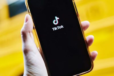 TikTok inicia fondo de US$200 millones para ayudar a estrellas de EE.UU.