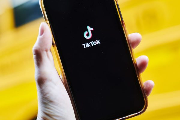 TikTok inicia fondo de US$200 millones para ayudar a estrellas de EE.UU.