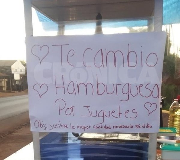 Arriero hace trueque de hamburguesas por juguetes | Crónica