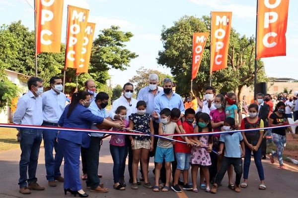 Gobierno inaugura 14 km de asfaltado en Central - Nacionales - ABC Color
