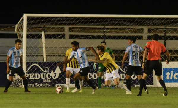 HOY / Guaraní deja ir la chance de estar en el podio de la clasificación