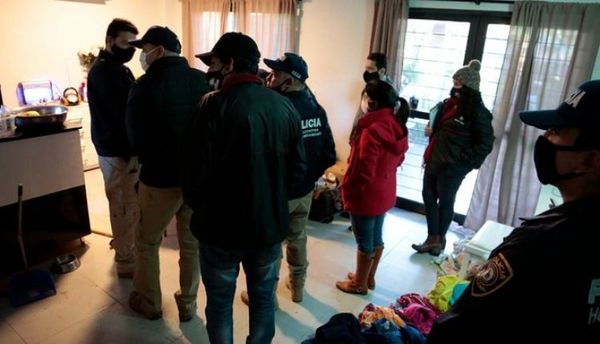 Padrastro de Juliette es imputado por pornografía infantil