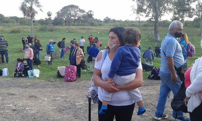 Varados siguen aguardando respuesta de autoridades argentinas para retornar a sus hogares - Nacionales - ABC Color