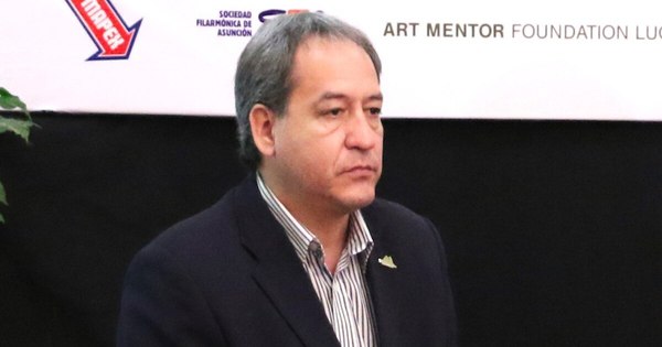 Contraloría denuncia a intendente por daño patrimonial millonario