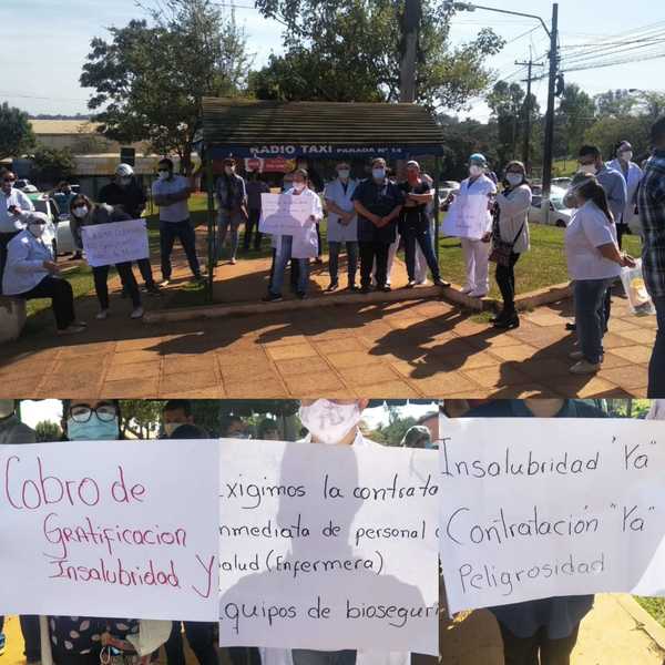 Manifestación de profesionales de Salud frente al Hospital Regional de CDE