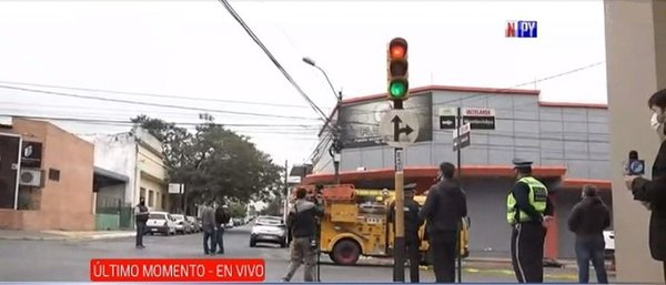 Semáforo descompuesto ocasiona fatal accidente en microcentro capitalino | Noticias Paraguay