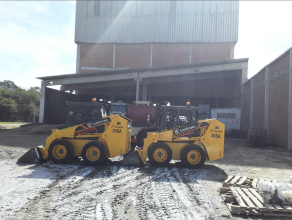 Fertimax S.A. adquirió de Target S.A., dos minicarcagadores LiuGong