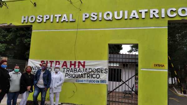 Funcionarios del Hospital Psiquiátrico se manifiestan exigiendo el pago de la gratificación salarial » Ñanduti