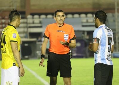 Olimpia se siente perjudicado cuando le arbitra Juan López - Olimpia - ABC Color