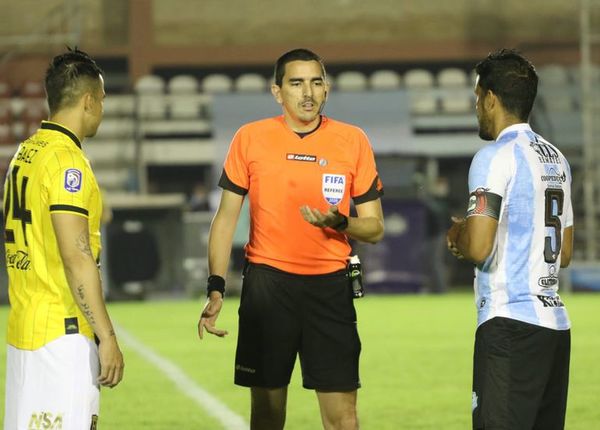 Olimpia se siente perjudicado cuando le arbitra Juan López - Olimpia - ABC Color