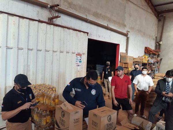 Decomisan productos de contrabando en comercios nepomucenos - Nacionales - ABC Color