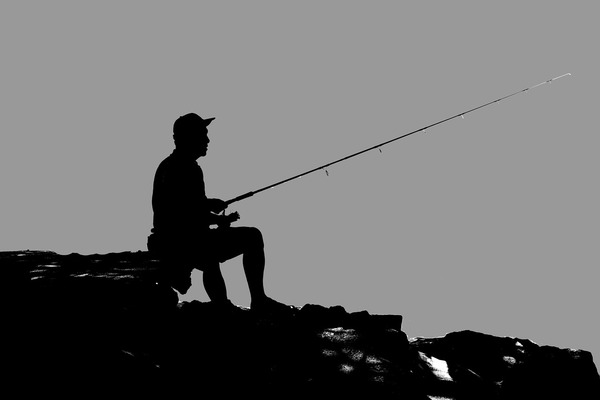 El MADES habilita la pesca deportiva en todo el territorio nacional - El Trueno