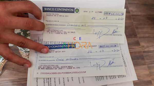 Detienen a MUJER que “metió” CHEQUES CLANDESTINAMENTE al país y que son del ex embajador paraguayo en Libano