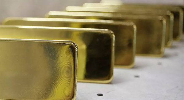 El precio del oro supera los 1.900 dólares y se acerca a su máximo histórico