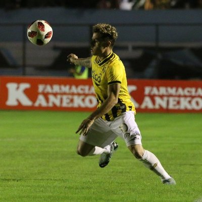 Merlini y su queja por el mal estado de la cancha de Guaireña