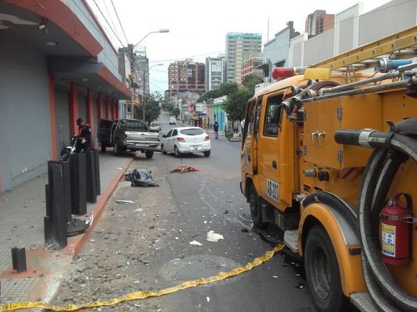 Fatal accidente: Municipalidad afirma que problema eléctrico causó avería de semáforo - Nacionales - ABC Color