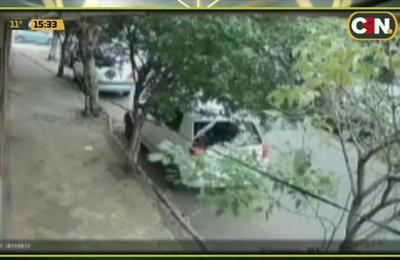 Delincuente se alza con camioneta en el microcentro de Asunción - C9N