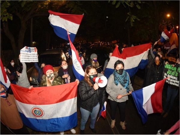 Ciudadanos se movilizan en Asunción para exigir justicia para Juliette