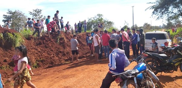 Buscando oro hicieron ¡feroz hoyo en la calle! | Crónica