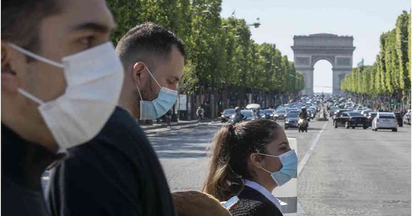 COVID-19 por el mundo: Francia exige prueba a viajeros de 16 países