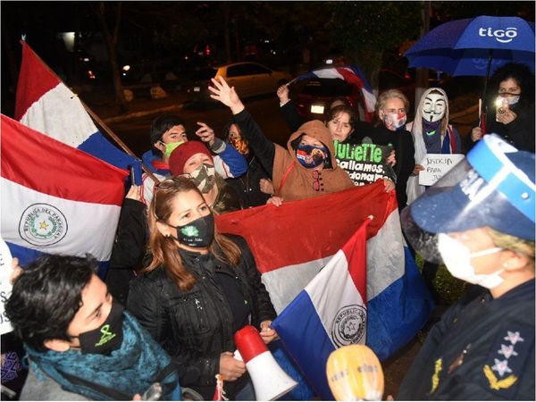 Manifestantes piden justicia para la niña desaparecida