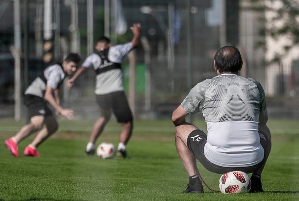 La derrota obligó a Díaz a hacer varios cambios | Crónica