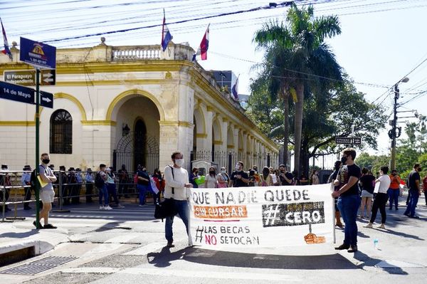 Urge arancel cero para seguir estudiando, dicen - Nacionales - ABC Color