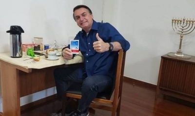 HOY / Bolsonaro da negativo y vuelve a promocionar la hidroxicloroquina