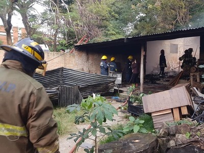 Bomberos sofocan incendio – Prensa 5