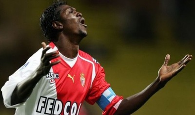 Monaco saluda a Olimpia con una postal de Adebayor