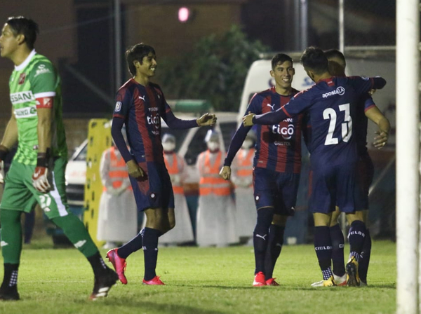 Cerro suma una nueva victoria y acecha la cima
