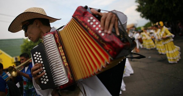 Vallenato: el canto popular colombiano que echó sus raíces en Paraguay