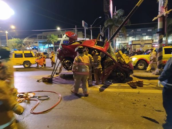 Violento choque de vehículos en la ruta Transchaco - Nacionales - ABC Color