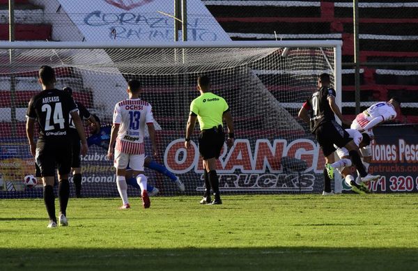 Libertad recupera la sonrisa - Fútbol - ABC Color