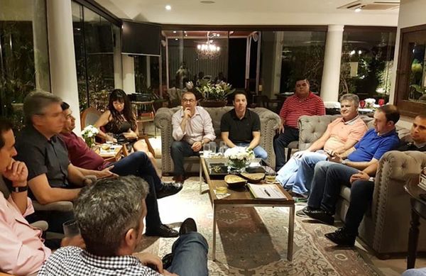 Vicepresidente no reconoció casa de Abdo por el “ángulo” - Nacionales - ABC Color