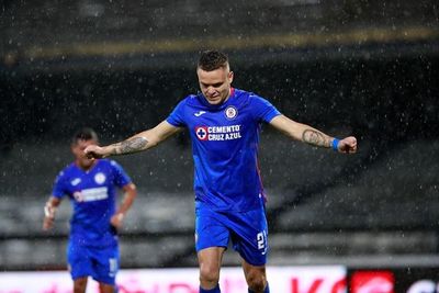 Cruz Azul arranca con victoria - Fútbol - ABC Color