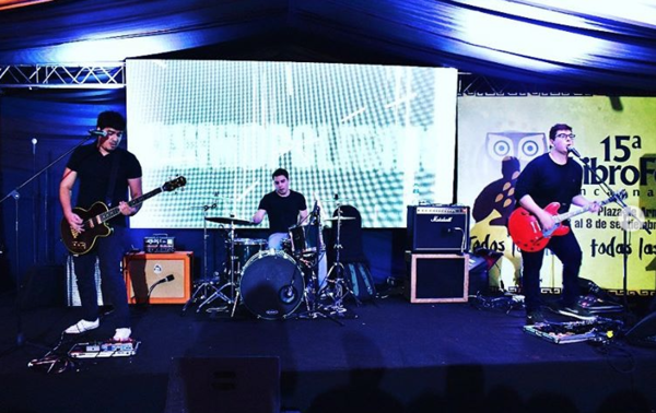 HOY / Banda emergente "Cosmopolitans" promociona su magia
